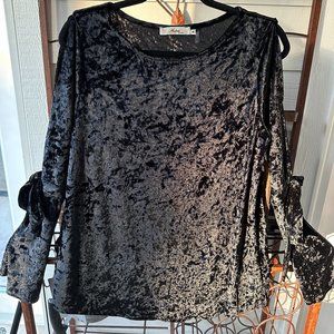 ANDREE BY UNIT Black Velvet Long Split Bell Tie Sleeve Sz. M